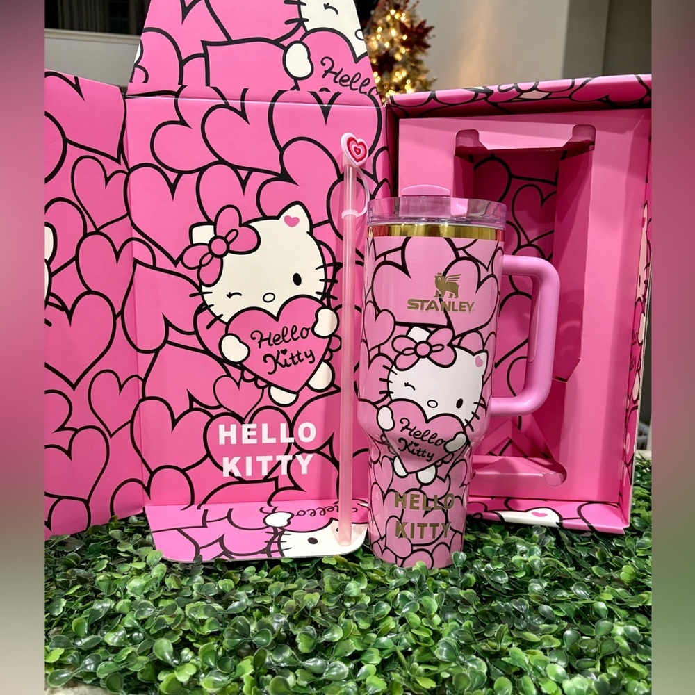 Hello Kitty Pink glossy Stanley - Picture 2 of 8